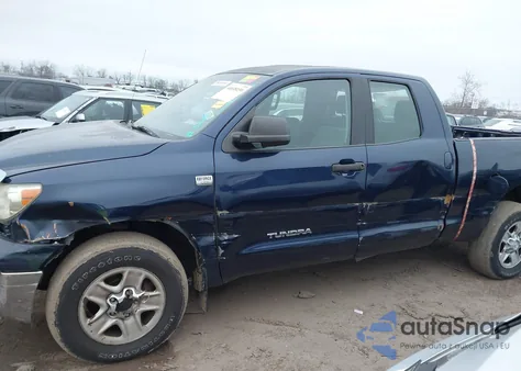 2008 Toyota Tundra Base 4.7L V8 z USA, uszkodzony, nr VIN 5TBBT54198S458542